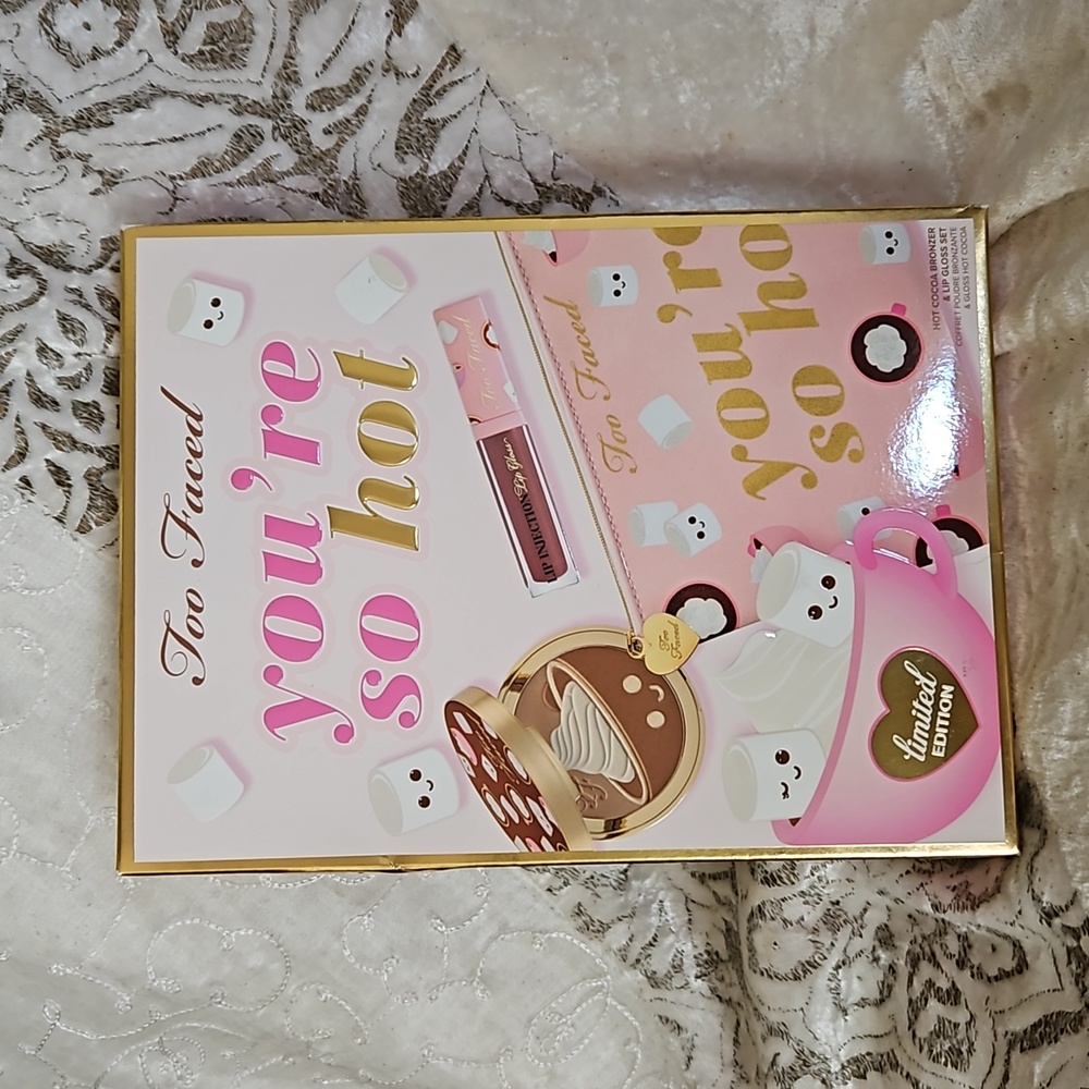Too Faced You're so hot. Hot Cocoa Bronzer & Lip Gloss Set